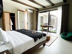 3 bedrooms, desk, WiFi, bed sheets - Luna Ola Villa Berawa - 3 BR (Kuta Utara)