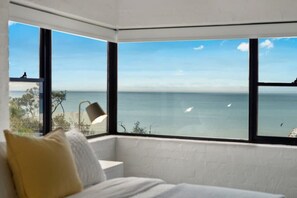 4 bedrooms, iron/ironing board, WiFi - Casa Blanca - 2-4 Heggerton St McCracken (McCracken)