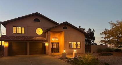 Lake Powell 4 BR, Hot Tub, on Golf Course, Views!