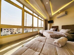 7 quartos, ferros/tábuas de passar roupa, Wi-Fi, roupa de cama