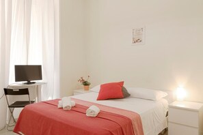 1 camera, una scrivania, Wi-Fi gratuito, lenzuola