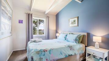3 bedrooms, iron/ironing board, travel cot, free WiFi