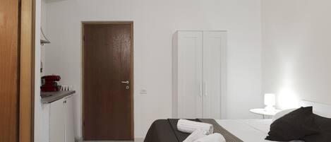 1 chambre, bureau, Wi-Fi, draps fournis