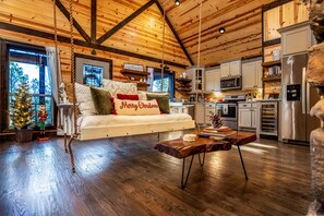 Interior - Romantic at Heart-Couple retreat (Broken Bow)