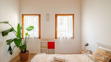 3 quartos, berço de viagem, Wi-Fi de cortesia, roupa de cama