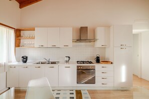 Geladeira, fogão, cooktop, lava-louças