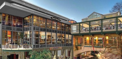 Cozy2BR on Riverwalk w Gym & Parking, Near Dome