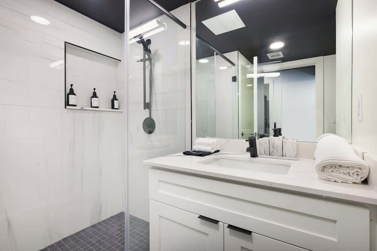 Een douche, een haardroger