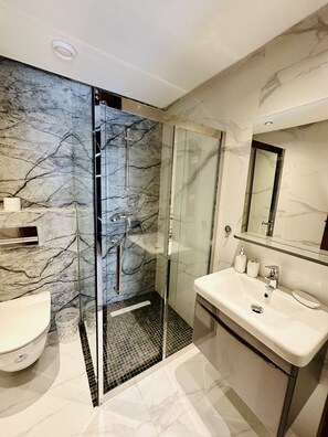 Deluxe appartement | Badkamer