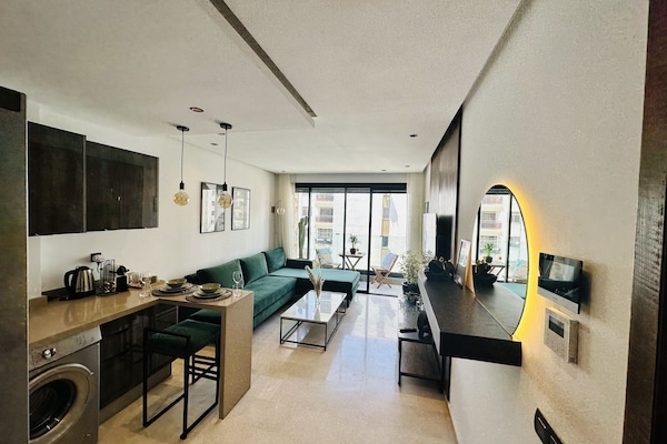 Deluxe Apartment | Living area