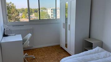 3 slaapkamers, reisbedje, wifi, beddengoed