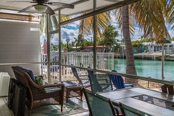 Terrace/patio - Casita Blanca - Waterfront home, Beach Club w Pool (Key Colony Beach)