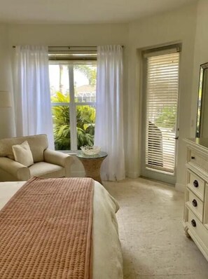 3 habitaciones, tabla de planchar con plancha, wifi y ropa de cama 