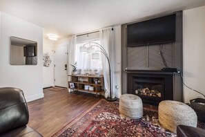 TV - Mid-Century Modern Ski Chalet (Park City)