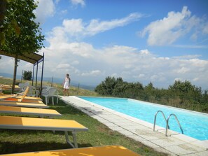 Pool - Po' del Vento 2: a view on Tuscany and Umbria, in a huge park, heated pool... (Città della Pieve)