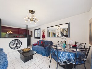 TV - La Tranche-sur-Mer, house for 3 adults / 2 children (La Tranche-sur-Mer)