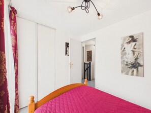 2 bedrooms