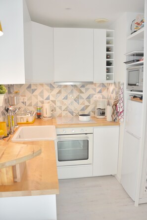 Frigorifero, microonde, forno, lavastoviglie