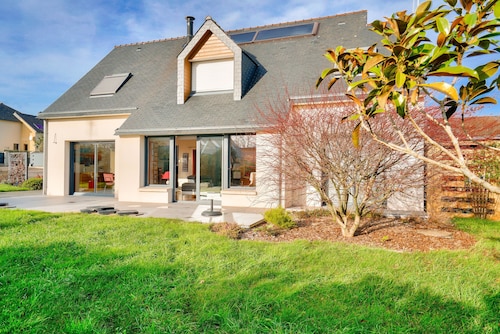 Pays Bigouden, maison pour 8 with a pool