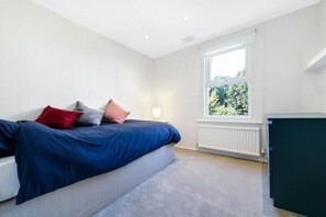 3 bedrooms, WiFi, bed sheets