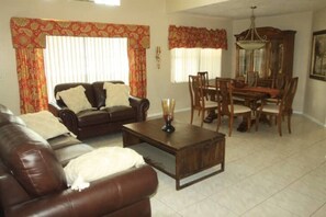 Living area - Entire House 5/3 Near Theme Parks Kissimmee, FL
(Kissimmee)