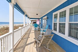 Terrace/patio - Harbor Lights, Oceanfront House in Emerald Isle, NC! (Emerald Isle)