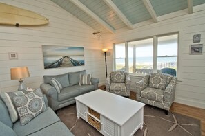 TV, DVD player - Hide 'n Sea, Oceanfront House in Emerald Isle, NC! (Emerald Isle)