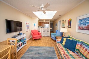 Living area - Island Beach Racquet Club 303B, Oceanfront Condo in Atlantic Beach, NC! (Atlantic Beach)