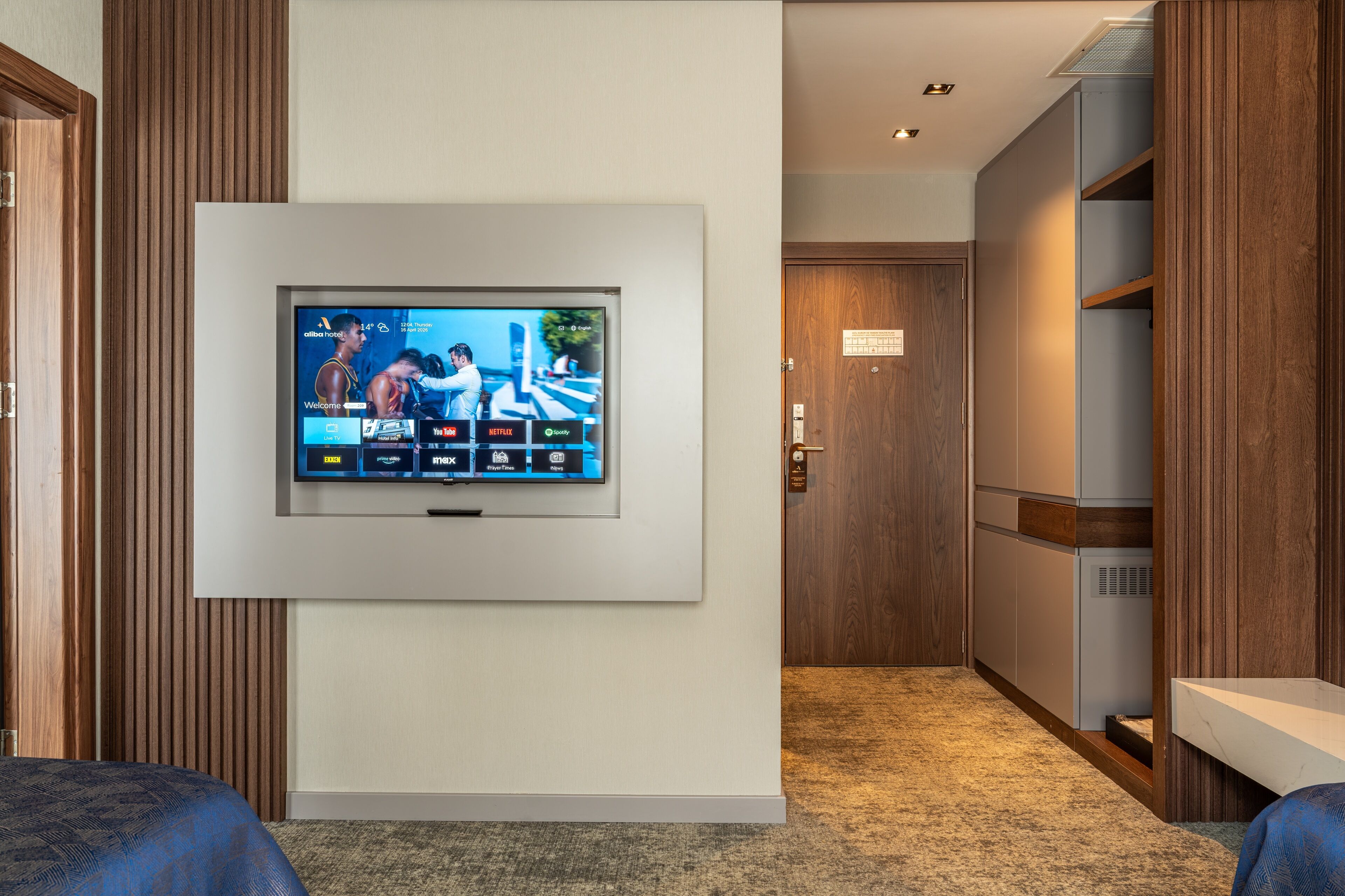 Grand Room | Premium bedding, minibar, in-room safe, desk