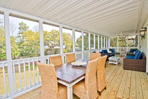 Outdoor dining - Knot A Care, Oceanside House in Emerald Isle, NC! (Emerald Isle)