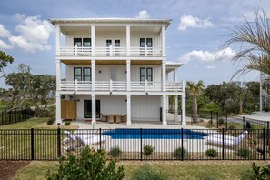 Exterior - Legally Blonde, Almost Oceanfront House in Indian Beach, NC! (Indian Beach)