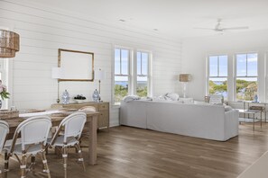 Smart-TV, Tischtennisplatte, Stereoanlage