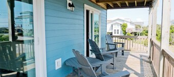 Living Under The Rainbow, Almost Oceanfront House in Emerald Isle, NC!