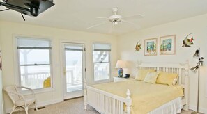 4 slaapkamers, een strijkplank/strijkijzer, reisbedje, wifi