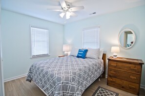 4 bedrooms, WiFi - Nuthin But Sun, Almost Oceanfront House in Emerald Isle, NC! (Emerald Isle)