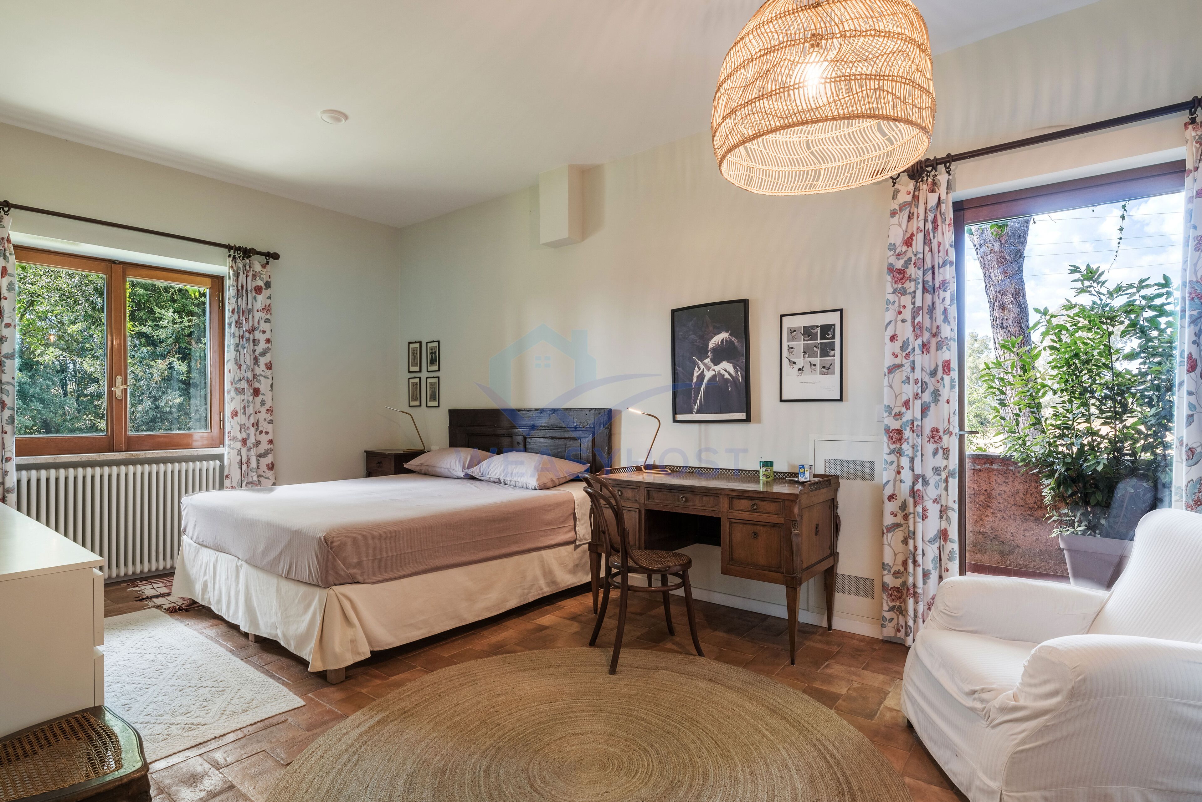 3 Schlafzimmer, Schreibtisch, Bügeleisen/Bügelbrett, Reisekinderbett