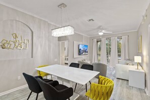 Dining - Condo Bliss at Windsor Hills Close to Disney Magic (Kissimmee)