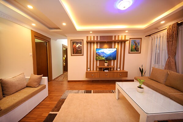 Smart TV - Your's rental Apartment Nesteld in Raniban, Kathmandu at Shivapur National Park. (Kathmandu)