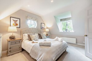 4 Schlafzimmer, Bügeleisen/Bügelbrett, Reisekinderbett, WLAN