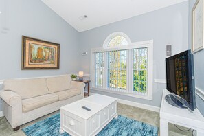 TV - Beautifully Updated Top Floor 1 Bedroom Condo - Riverwalk at Arrowhead Country Club - Unit 302 (Myrtle Beach)