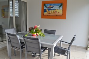 Dining - Maracudja - Appartement Avec Terrasse, Jardin & Plage Accessible à Pied (Le Gosier)