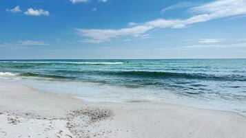 Beach nearby, sun loungers, beach towels