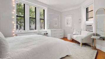 3 chambres, coffres-forts dans les chambres, bureau