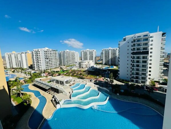 Pool - Rufus Apartments in Caesar Resort&Spa,Long Beach.
(Nicosia)