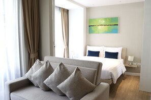 1 bedroom, iron/ironing board, WiFi, bed sheets - Уютная квартира на берегу моря (Tambon Choeng Thale)