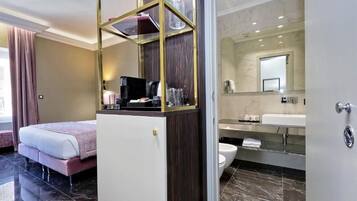 Classic Quadruple Room