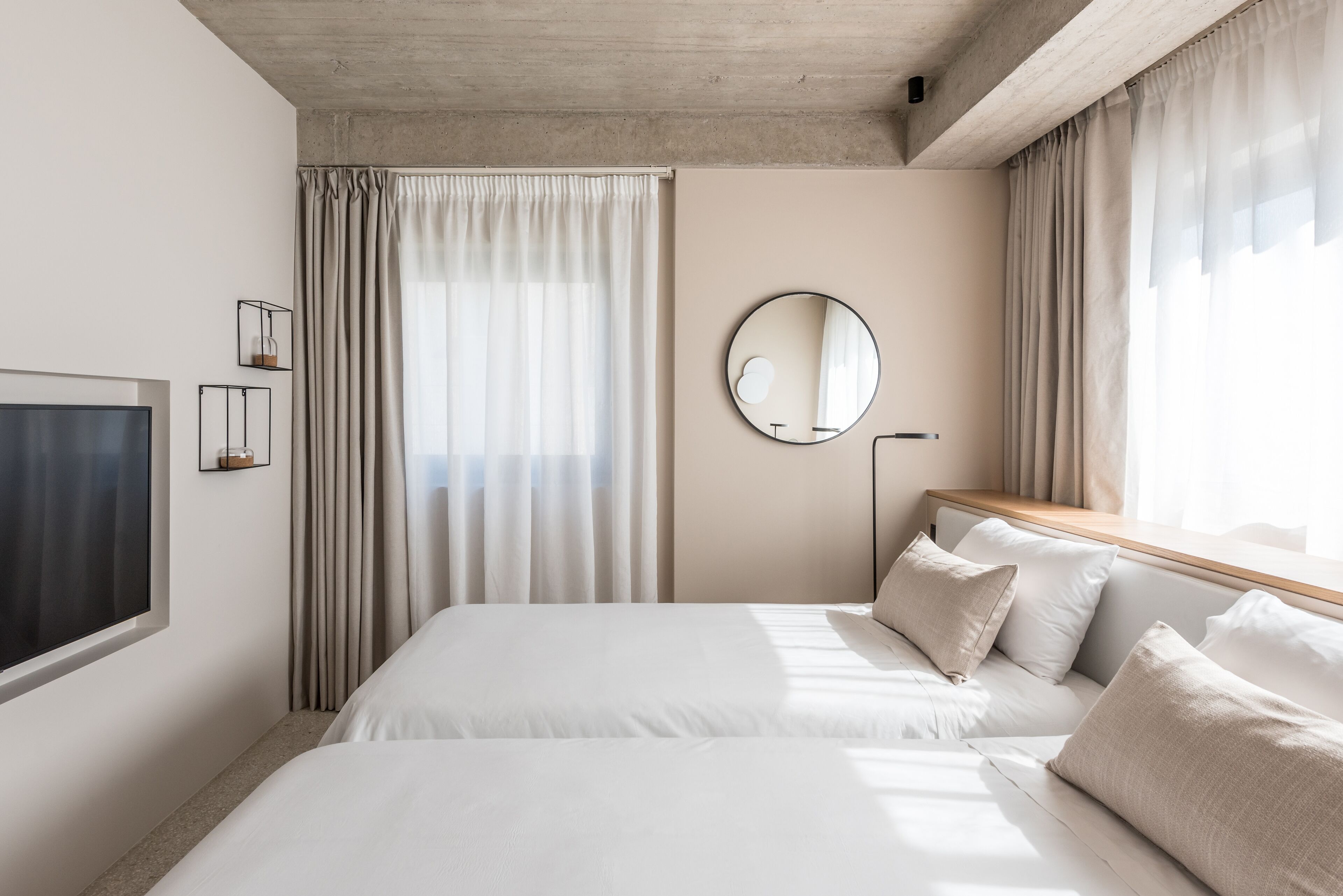 2 slaapkamers, een bureau, een strijkplank/strijkijzer, gratis wifi