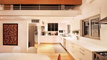 Fridge, microwave, oven, stovetop