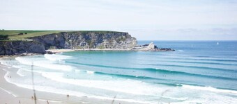 Hermosa Cabaña de Surf Cerca de la Playa de Langre