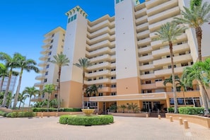 Condo, várias camas (Luxury Cape Marco unit with pool, gym) | Fachada